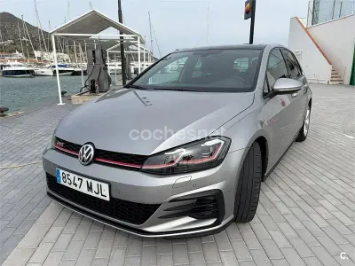 Usado VW Golf VII GTI 245 CV (180 kW) 2019 Gris / plata Berlina