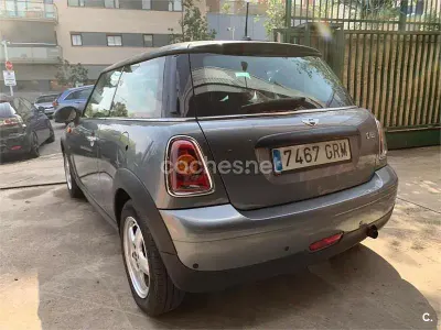 Usado Mini ONE 75 CV (55 kW) 2009 Gris / plata Utilitario