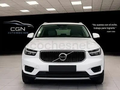 Usado Volvo XC40 Momentum 163 CV (119 kW) 2021 Blanco SUV