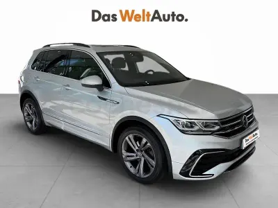 Usado VW Tiguan R-line 150 CV (110 kW) 2023 Gris / plata SUV