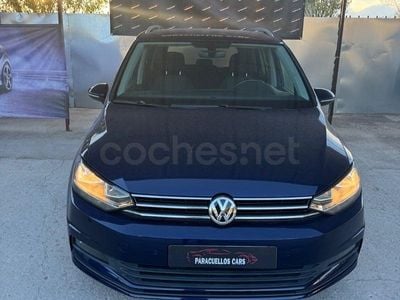 Usado VW Touran Business 115 CV (84 kW) 2019 Azul Monovolumen