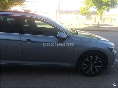 Usado VW Passat Executive 150 CV (110 kW) 2021 Gris / plata Familiar