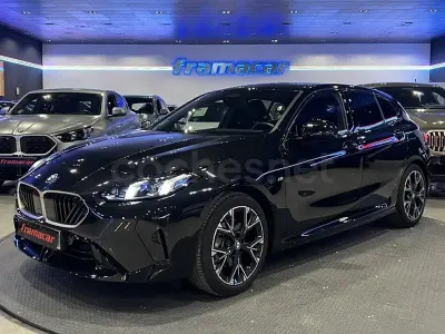Usado BMW 120 Comfort Edition 163 CV (119 kW) 2025 Negro Utilitario