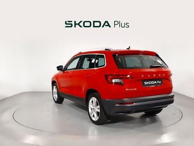 Rojo Usado 2021 Skoda Karoq Style SUV | 25.600 € (Precio justo)