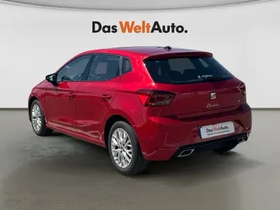 Usado Seat Ibiza FR 115 CV (84 kW) 2025 Rojo Utilitario