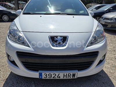 Blanco Usado 2013 Peugeot 207 Berlina | 5990 € (Precio justo)