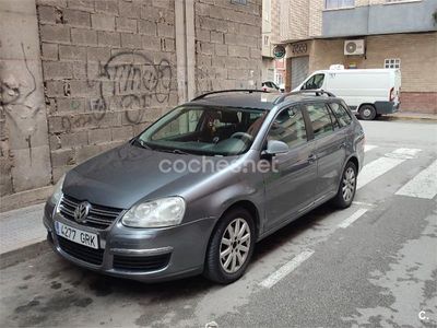 Usado VW Golf V Edition 105 CV (77 kW) 2009 Gris / plata Familiar