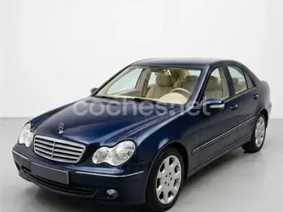Usado Mercedes C320 Elegance 224 CV (164 kW) 2005 Azul Berlina