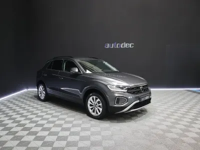 Usado VW T-Roc Life 110 CV (80 kW) 2022 Gris SUV