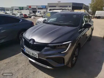 Usado Renault Arkana Techno 145 CV (106 kW) 2025 Gris SUV