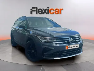 Käytetty VW Tiguan Sportline 150 HP (110 kW) 2023 Harmaa Katumaasturi