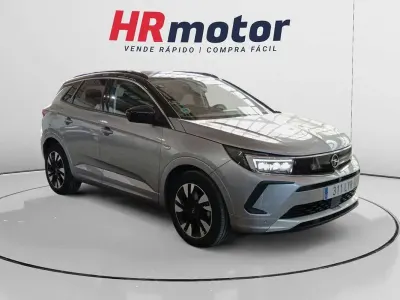 Usado Opel Grandland X Ultimate 131 CV (96 kW) 2022 Gris SUV