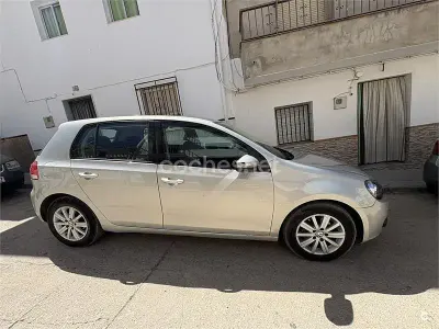 Usado VW Golf VI 105 CV (77 kW) 2010 Gris / plata Utilitario