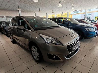 Usado Peugeot 5008 Style 130 CV (95 kW) 2017 Otro Van