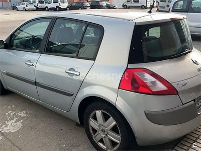 Gris / plata Usado 2004 Renault Mégane II Dynamique Berlina | 2200 € (Precio justo)