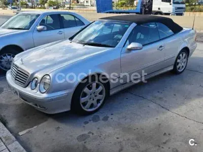 Usado Mercedes CLK320 Avantgarde 218 CV (160 kW) 2003 Gris / plata Descapotable