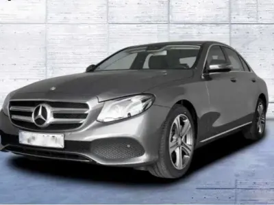 Usado Mercedes E320 Avantgarde 197 CV (144 kW) 2017 Gris Berlina