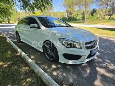 Usado Mercedes CLA200 Shooting Brake AMG line 136 CV (100 kW) 2016 Blanco Familiar