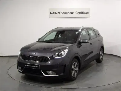 Usado Kia Niro 141 CV (103 kW) 2019 Gris / plata SUV