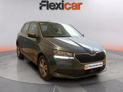 Usado Skoda Fabia 95 CV (69 kW) 2020 Gris Berlina
