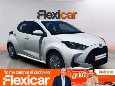Usado Toyota Yaris Business Edition 116 CV (85 kW) 2025 Blanco Utilitario
