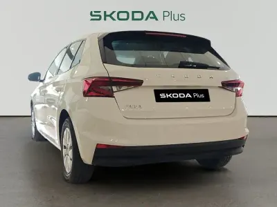 Usado Skoda Fabia Active 95 CV (69 kW) 2022 Blanco Utilitario