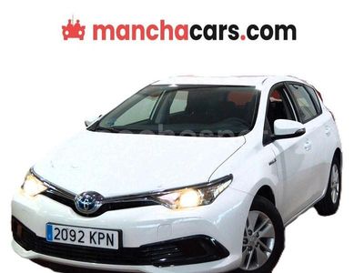 Usado Toyota Auris Hybrid Business Edition 136 CV (100 kW) 2018 Blanco Berlina