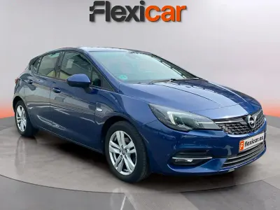Usado Opel Astra Business Elegance 130 CV (95 kW) 2020 Azul Berlina
