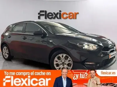 Usado Kia Ceed 136 CV (100 kW) 2023 Gris Utilitario