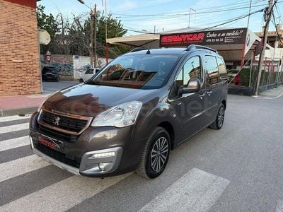 Begagnad Peugeot Partner Tepee Style 100 HK (73 kW) 2016 Grå Minibuss