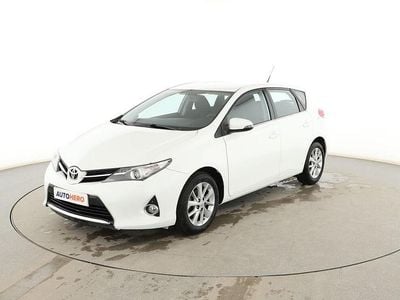Blanco Usado 2015 Toyota Auris Berlina | 12.899 € (Precio justo)