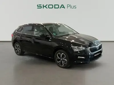 Usado Skoda Scala Ambition 110 CV (80 kW) 2023 Negro Utilitario