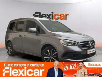 Usado Mercedes T180 116 CV (85 kW) 2023 Gris Monovolumen
