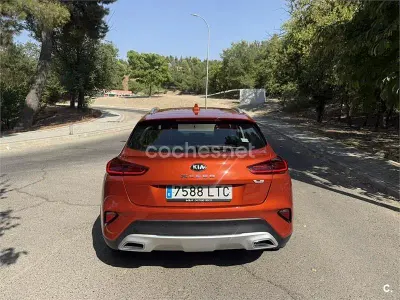 Usado Kia XCeed 136 CV (100 kW) 2021 Naranja SUV