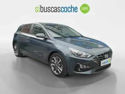 Usado Hyundai i30 110 CV (80 kW) 2023 Negro