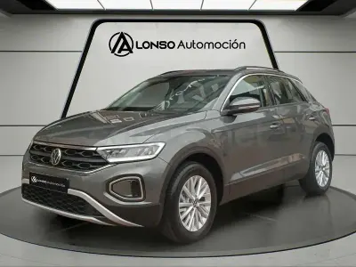 Usado VW T-Roc Life 110 CV (80 kW) 2023 Gris / plata SUV