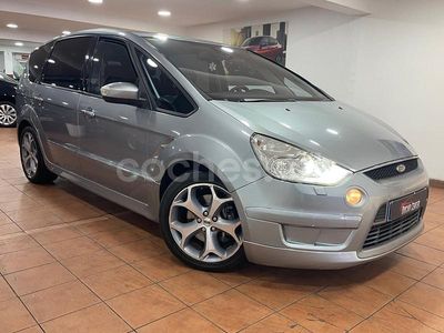 Gris / plata Usado 2010 Ford S-MAX Titanium S Monovolumen | 6990 €
