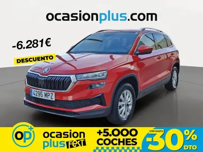 Usado Skoda Karoq Selection 115 CV (84 kW) 2024 Rojo SUV