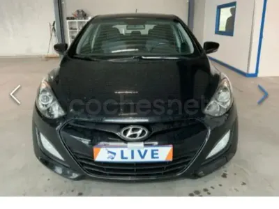 Käytetty Hyundai i30 110 HP (80 kW) 2014 Musta Sedan