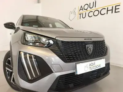 Usado Peugeot 2008 Allure 102 CV (75 kW) 2023 Gris SUV