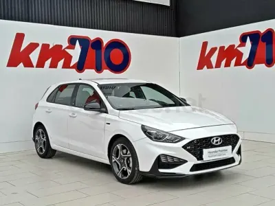 Usado Hyundai i30 N Line 120 CV (88 kW) 2024 Blanco Familiar
