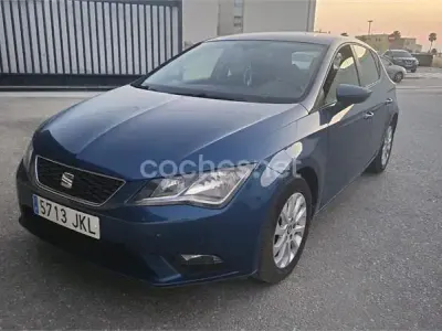 Usado Seat Leon Style 105 CV (77 kW) 2015 Azul Berlina