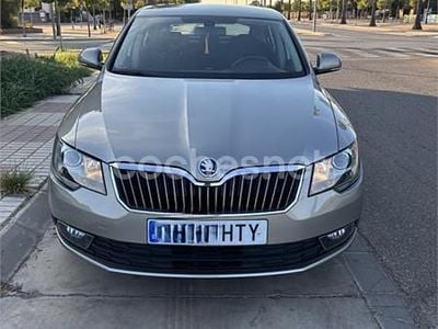 Beige Usado 2013 Skoda Superb GreenLine Berlina | 9900 €