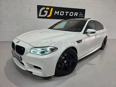 Usado BMW M5 Comfort Edition 560 CV (411 kW) 2015 Blanco Berlina