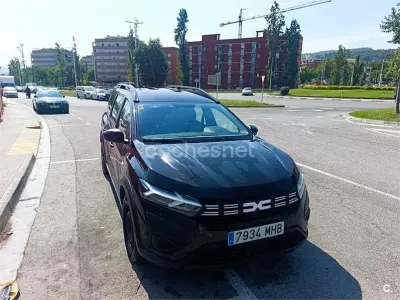 Usado Dacia Jogger Essentiel 100 CV (73 kW) 2023 Negro Monovolumen