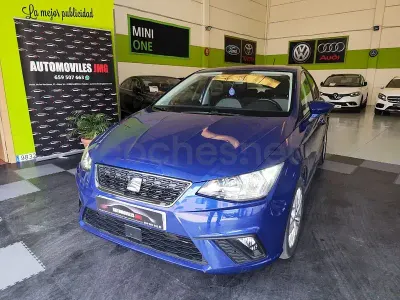 Usado Seat Ibiza Style 95 CV (69 kW) 2018 Azul Utilitario