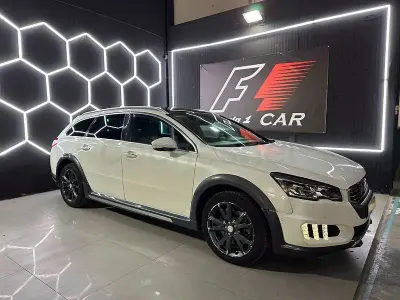 Usado Peugeot 508 RXH 200 CV (147 kW) 2015 Blanco Familiar