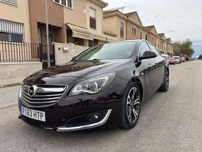 Usado Opel Insignia Selective 140 CV (102 kW) 2013 Marrón Berlina