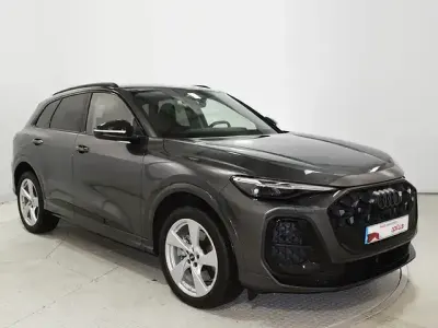 Usado Audi Q5 Advanced 204 CV (150 kW) 2025 Gris / plata SUV