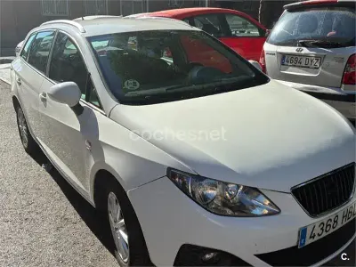 Usado Seat Ibiza ST Style 105 CV (77 kW) 2011 Blanco Familiar